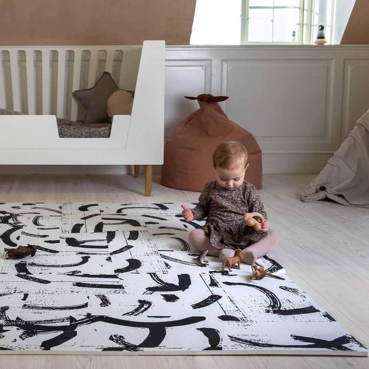 Strokes Play Mat Grey